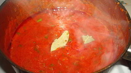 камбала в белом вине с томатным соусом