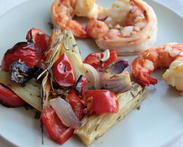 Креветки с запеченными овощами