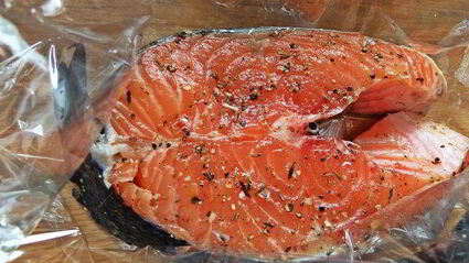 лосось в сливках и помидоры-гриль