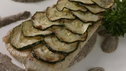 щука под чешуей из цукини