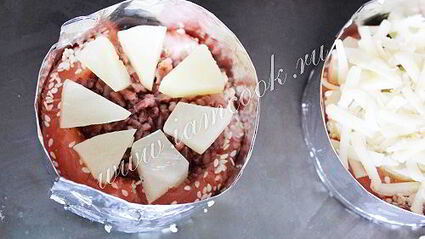 семга запеченная с ананасом и сыром