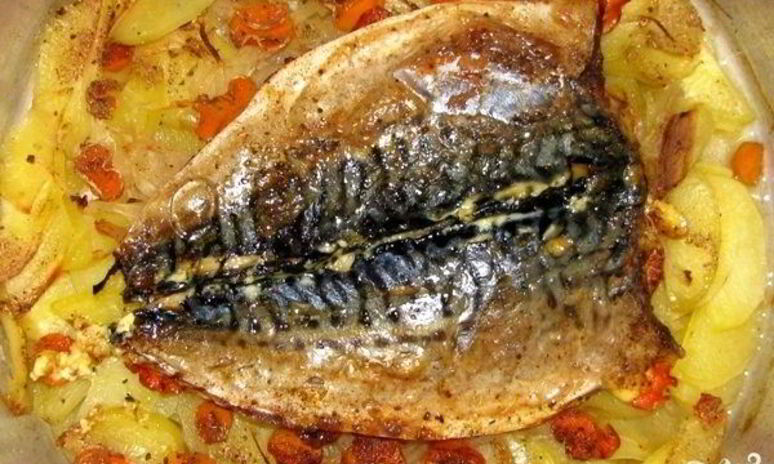 Рецепт скумбрия в духовке с картофелем