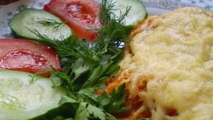 тилапия с помидорами и сыром