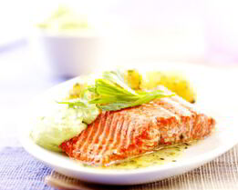 Тушенное рыбное филе с овощами по лимонным соусом