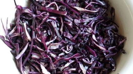 салат-гарнир из краснокочанной капусты и риса