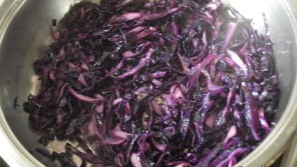 салат-гарнир из краснокочанной капусты и риса