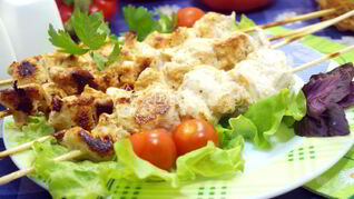 Куриные шашлычки на шпажках в духовке
