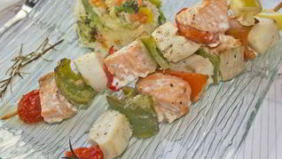 Шашлычки из гребешков с овощами