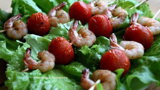 Шашлычки из креветок с итальянскими травами