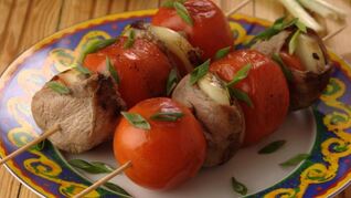 Шашлык из баранины с помидорами