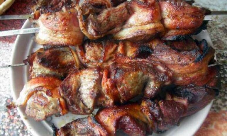 Рецепт шашлык из говядины в беконе