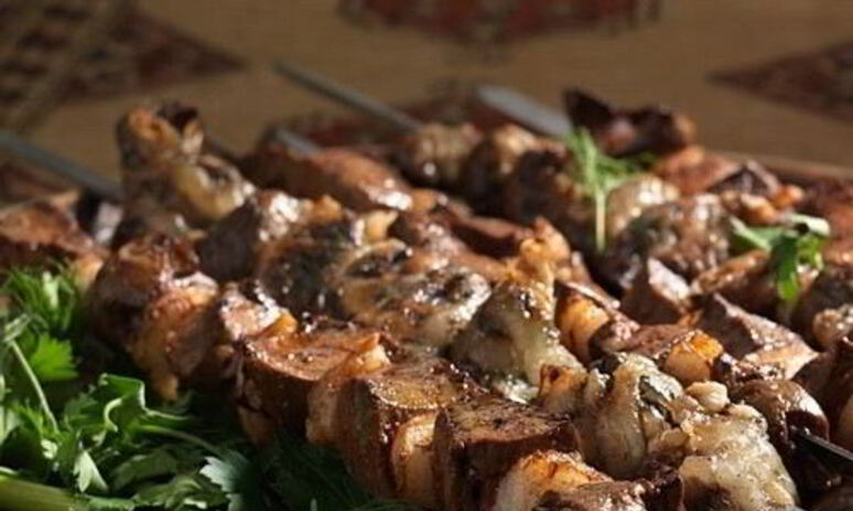 Рецепт шашлык из говяжьей печени с салом