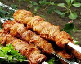 Шашлык из индейки с салом