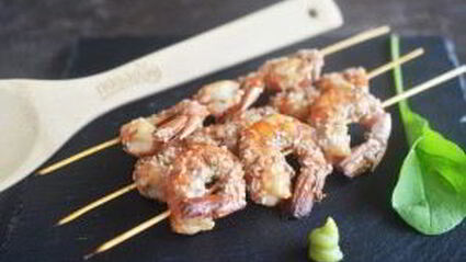 шашлык из креветок с кунжутом