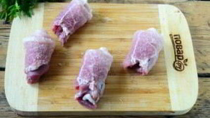 шашлык из свинины рулетиками