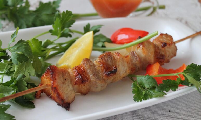 Рецепт шашлык из свинины с лимоном и луком