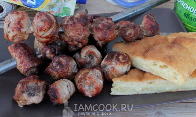 Рецепт шашлык из свинины в виде рулетиков