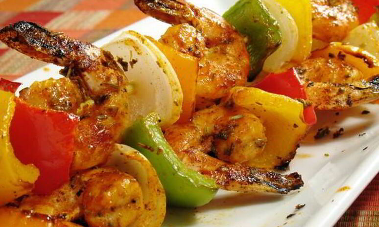 Рецепт шашлык с креветками и овощами