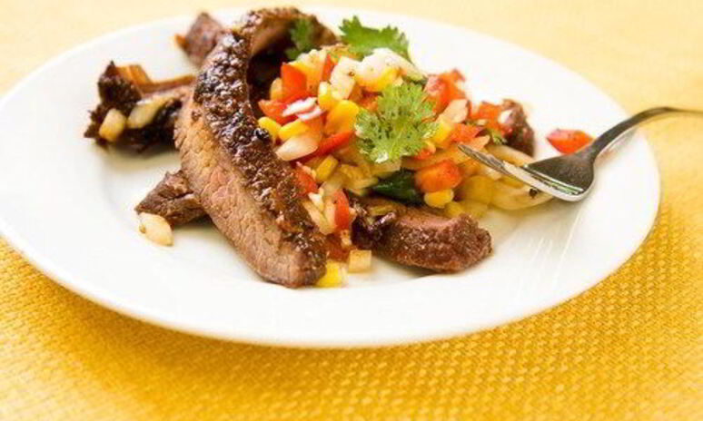 Рецепт говяжий стейк со свежим кукурузным салатом
