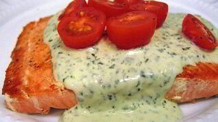 Нежный стейк форели в сливочном соусе