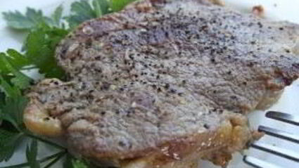 сочный стейк из свинины