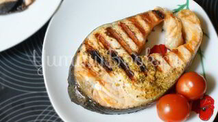 Стейк из семги на гриле