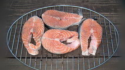 стейк из семги на углях