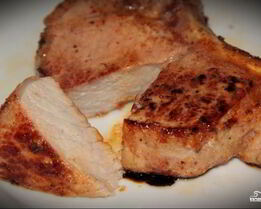 Стейк из свинины в мультиварке