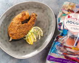 Стейк лосося в медово-имбирном маринаде