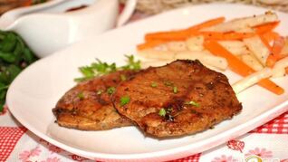 Свиной стейк-гриль с ароматными травами