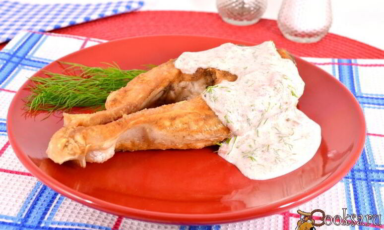 Рецепт жареные стейки толстолоба со сметанно-томатным соусом