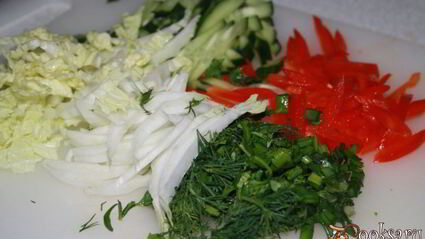 фунчоза с говяжьими тефтельками и овощами