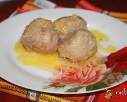 Говяжьи тефтели с жареным луком