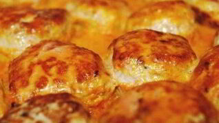 Куриные тефтели под соусом