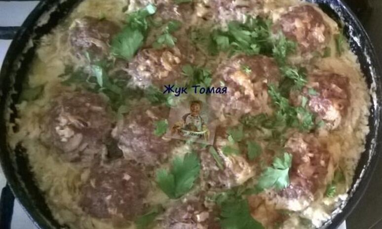 Рецепт куриные тефтели в молочно-сырном соусе