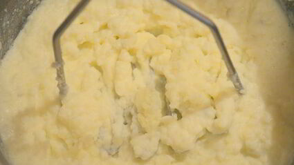 куриные тефтельки в картофельных корзиночках