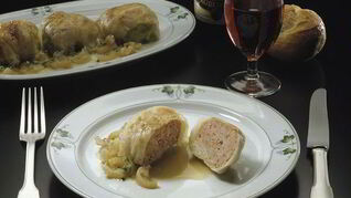 Мясные тефтели с рисом под молочным соусом