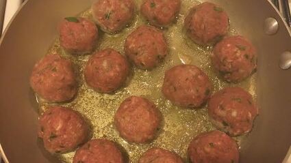 нежные тефтели в сливочном соусе