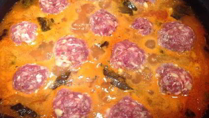 спагетти с тефтельками с кедровыми орешками