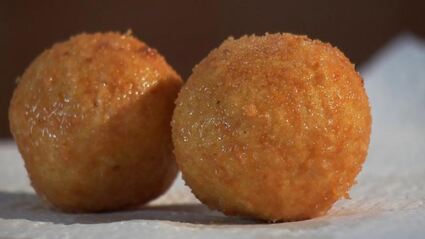 тефтели из сельдерея с овощным соусом