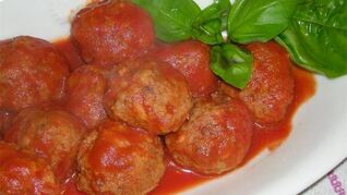 Тефтели куриные под томатным соусом