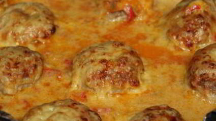 тефтели под сметанным соусом в духовке