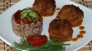 Тефтели с гарниром из гречки