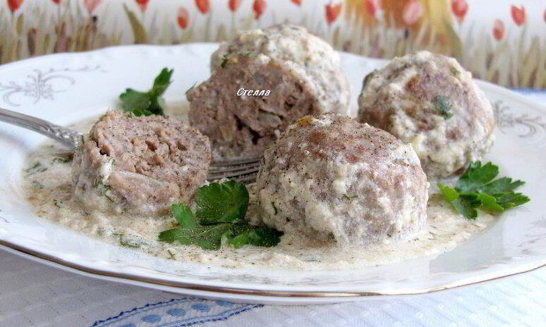 Рецепт тефтели с кедровыми орешками в сливочном соусе