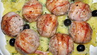 Тефтели с маслинами, запеченные в беконе