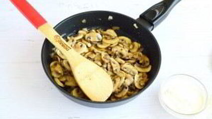 тефтели в грибном соусе под сыром