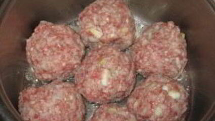 тефтели в кастрюле