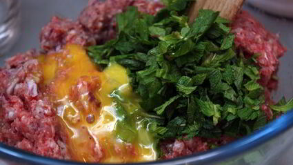 тефтели в томатном соусе с мятой