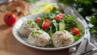 Запеченные куриные тефтели с травами