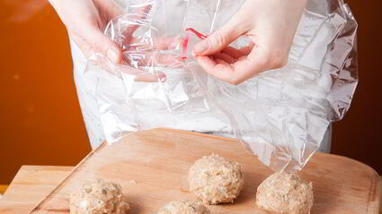 запеченные куриные тефтели с травами